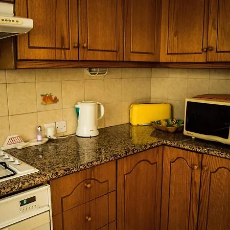 Liuda,3 Bedroom With Compool Σπίτι διακοπών *