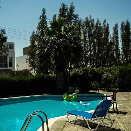 Liuda,3 Bedroom With Compool Σπίτι διακοπών *