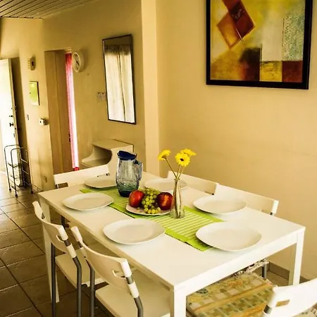 Σπίτι διακοπών Liuda,3 Bedroom With Compool