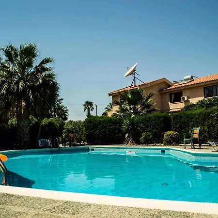 Liuda,3 Bedroom With Compool *