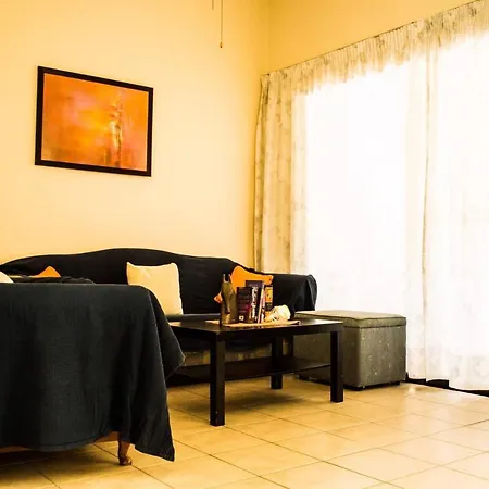 Liuda,3 Bedroom With Compool Nyaraló *